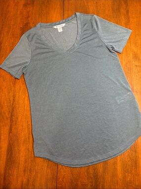 Athleta Slate Blue V-Neck Short Sleeve Tee, Small